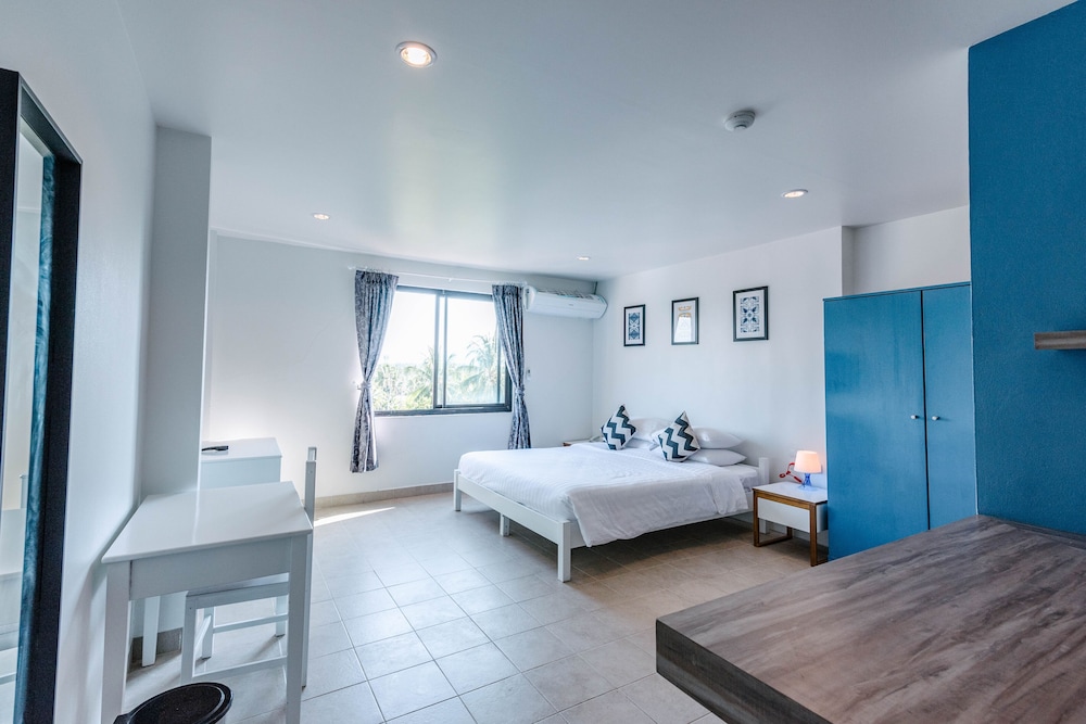 Maikhao Hotel 22/61