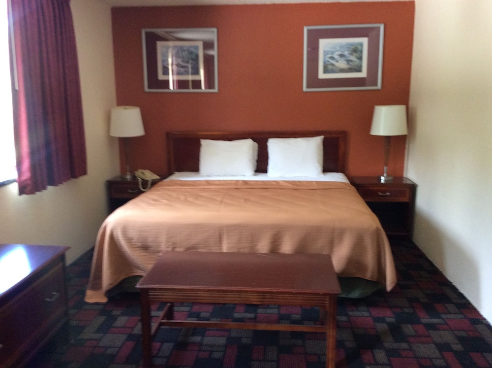 Rodeway Inn Whitehall 11/26
