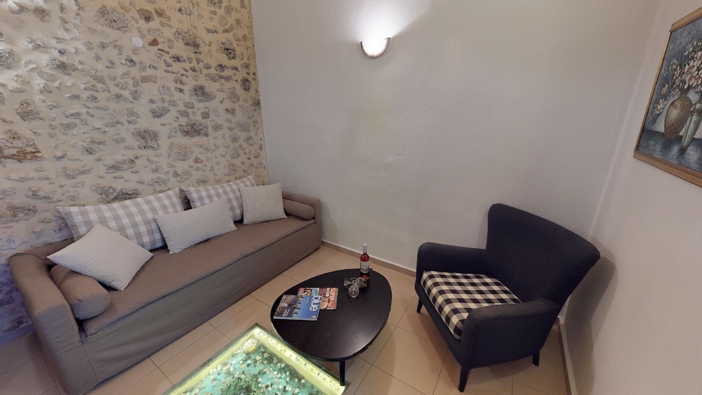 Porto Enetikos Suites 23/50