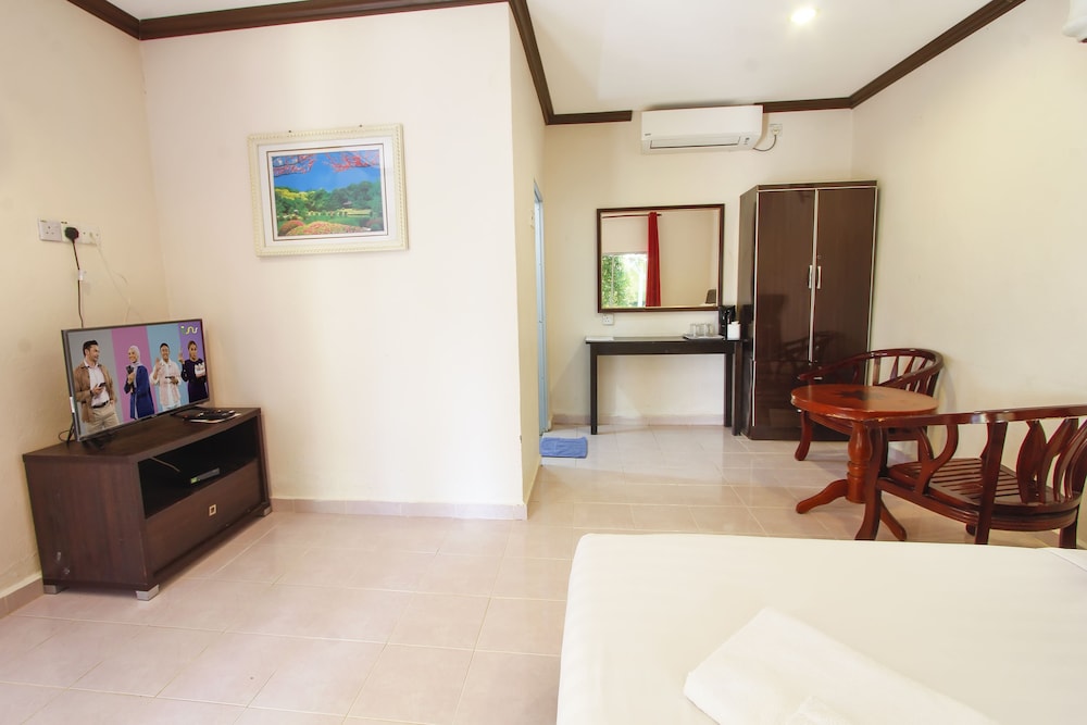 Tanjung Puteri Motel 27/41