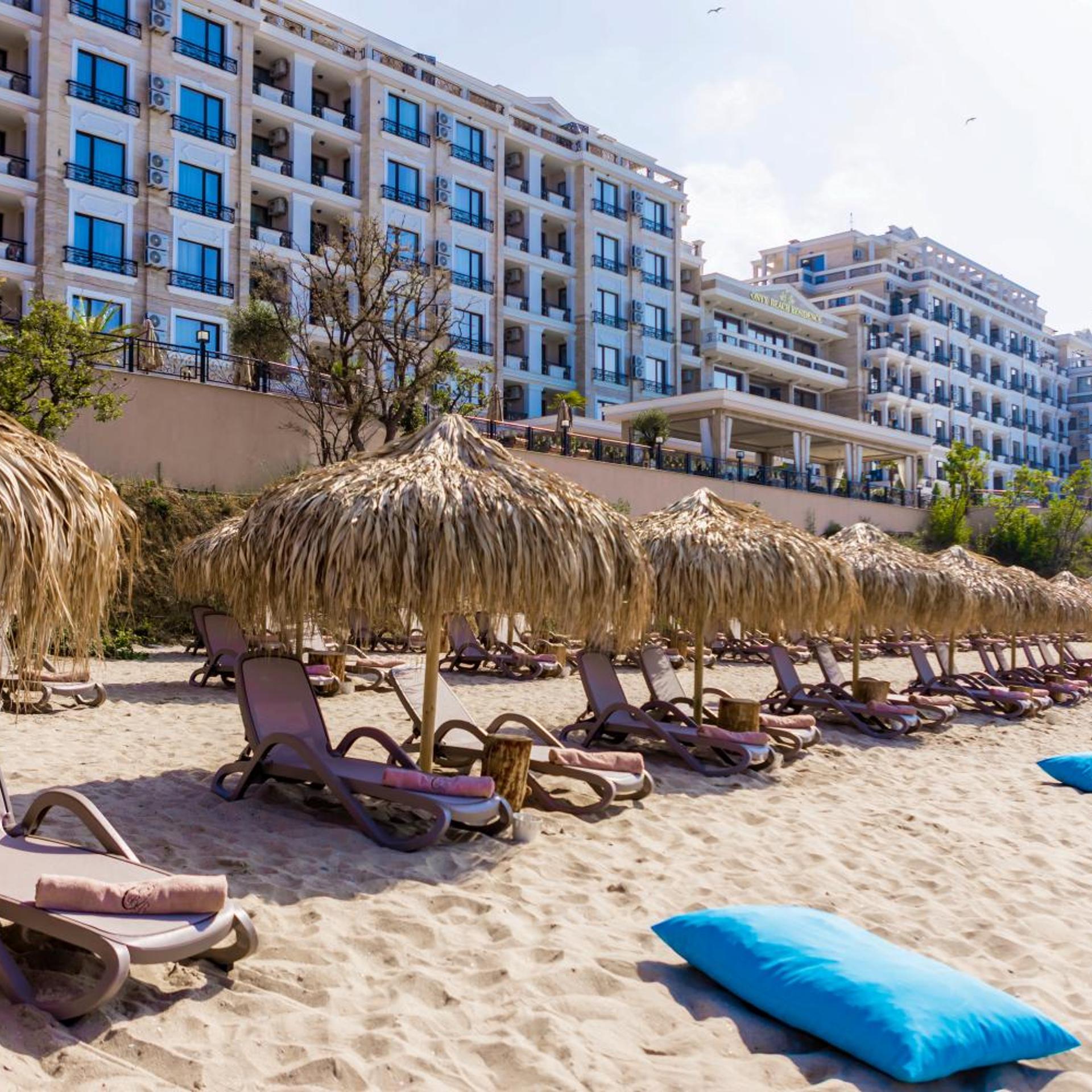 Onyx Beach Residence 39/50