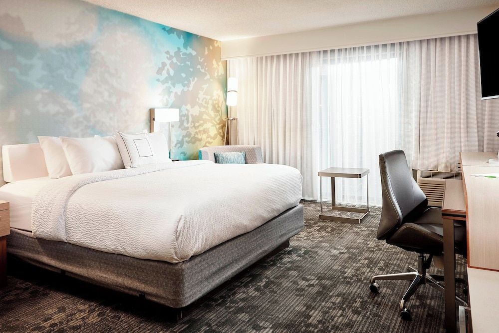 غرفة بسرير كينج لذوي الإعاقة، Courtyard Cincinnati Airport South Florence 2/4