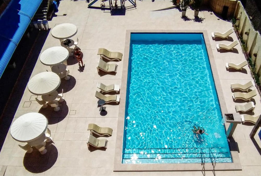 Golden Beach Hotel 58/86