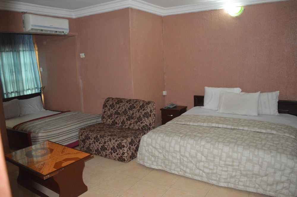 HardRock Hotel and Suites 16/48