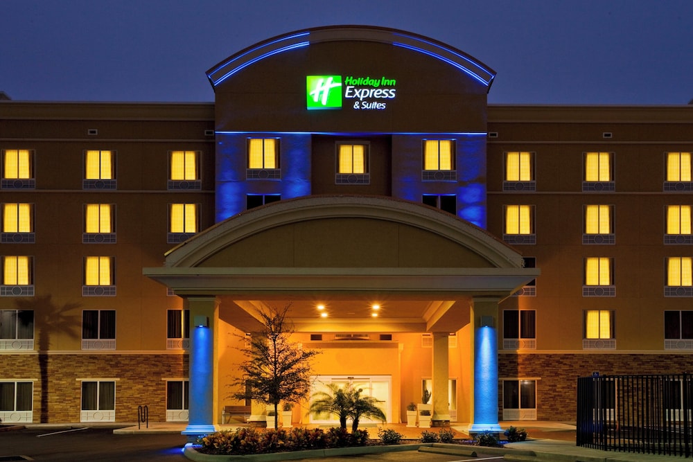 Holiday Inn Express Hotel & Suites Largo-Clearwater 1/40