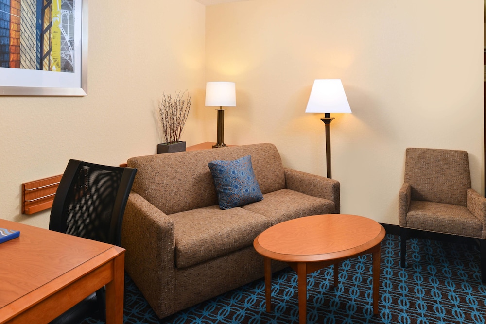 Fairfield Inn And Suites Bloomington 43/66