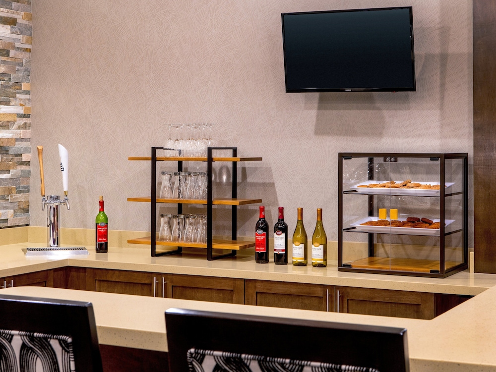 Staybridge Suites Charlottesville Airport 44/53