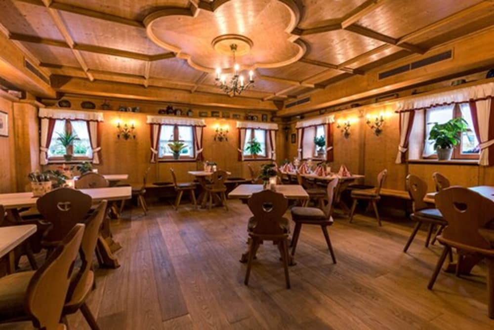 Hotel & Gaststätte Zum Erdinger Weissbräu 47/55