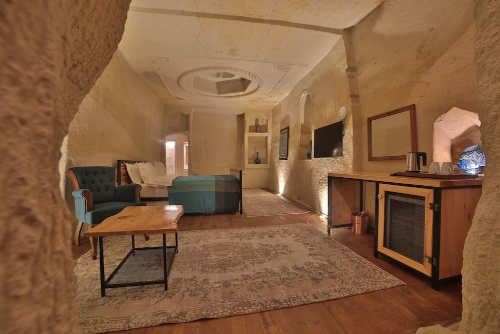 Taru Cave Suites 35/50