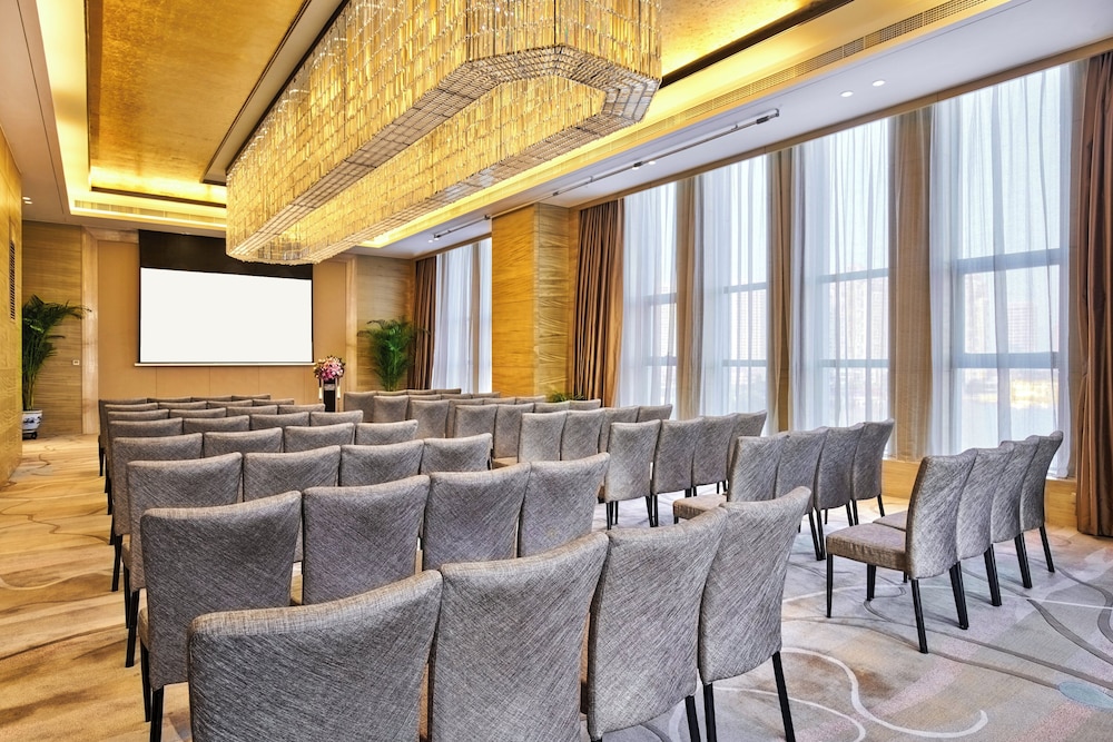 Crowne Plaza Tianjin Meijiangnan 37/49