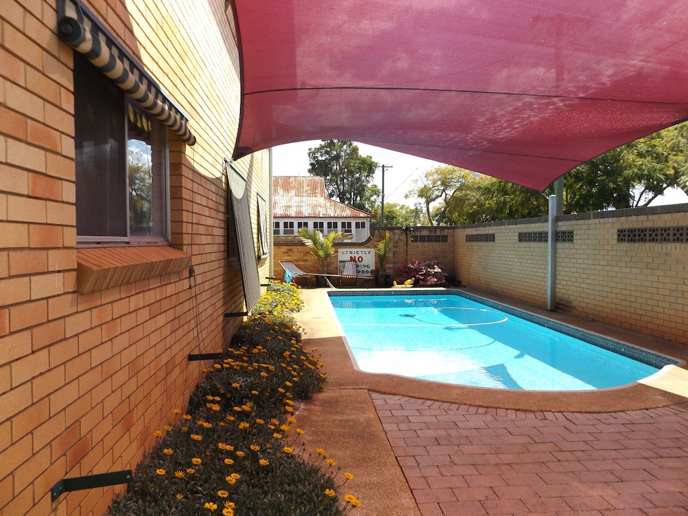CIVIC MOTEL GRAFTON 4/37