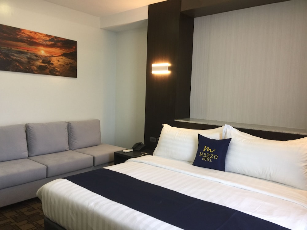 DELUXE, SUITE