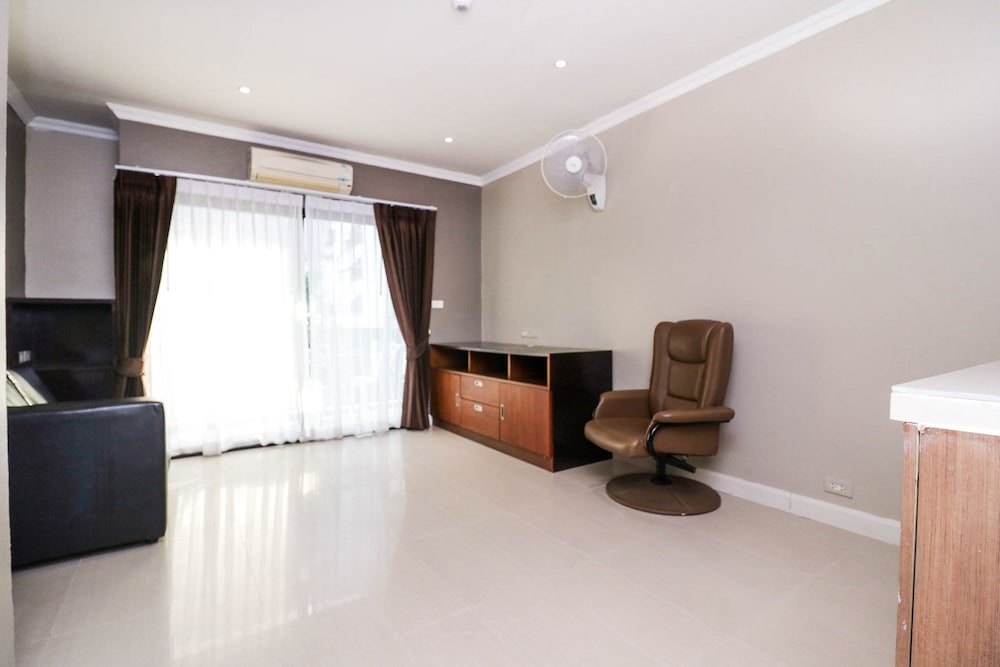NATURAL BEACH HOTEL AND BAAN SILA 46/59