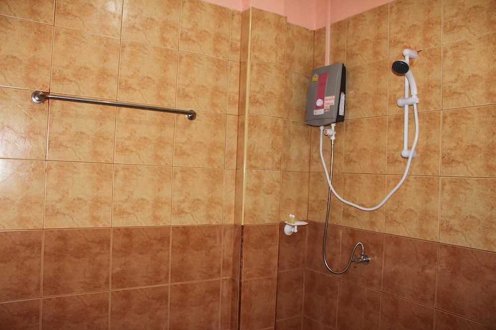 Maehaad Guesthouse photo3
