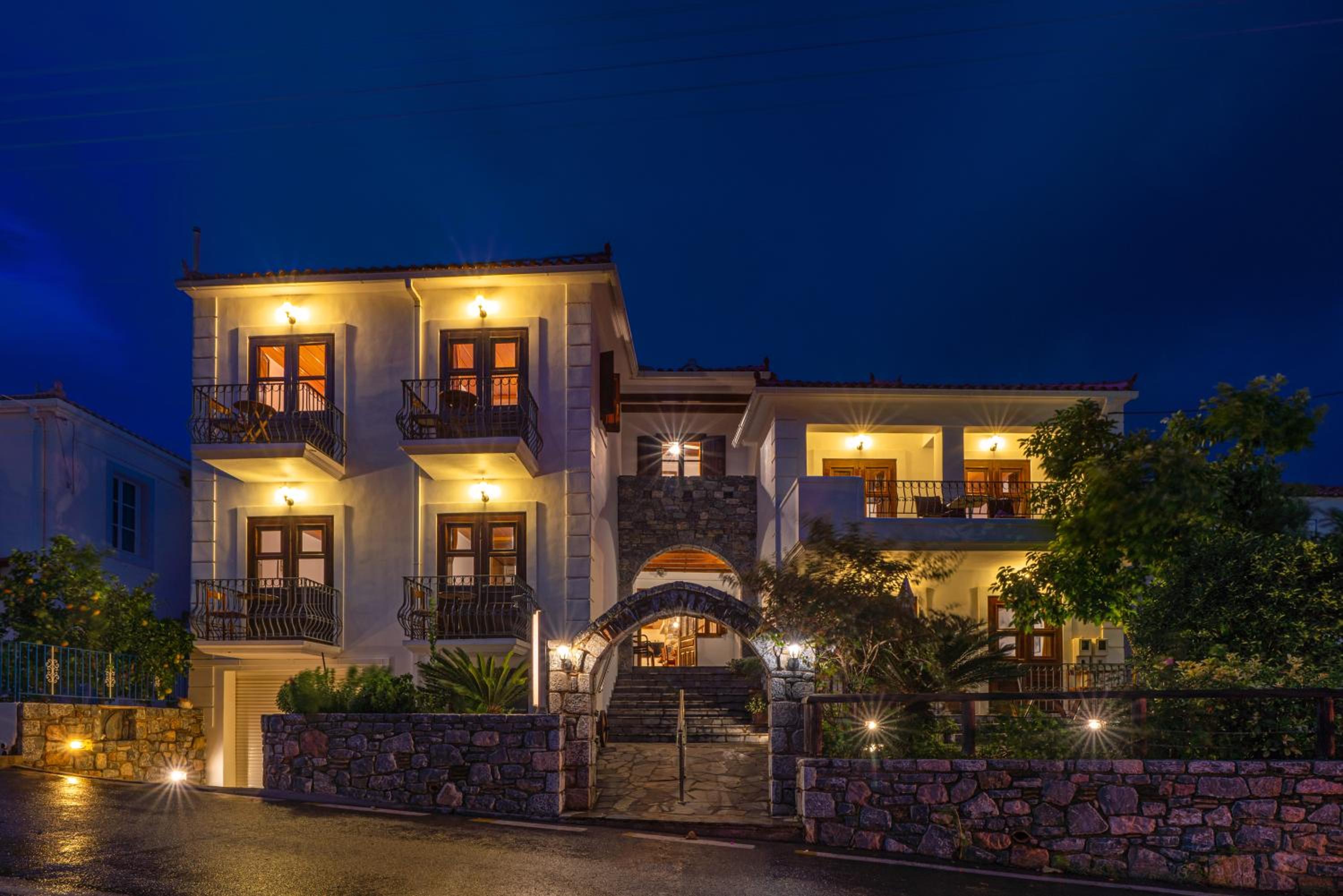 Paraliako Hotel 2/50