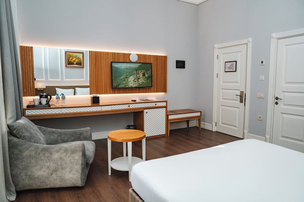 Superior, King Bed, Promenade Hotel 10/10