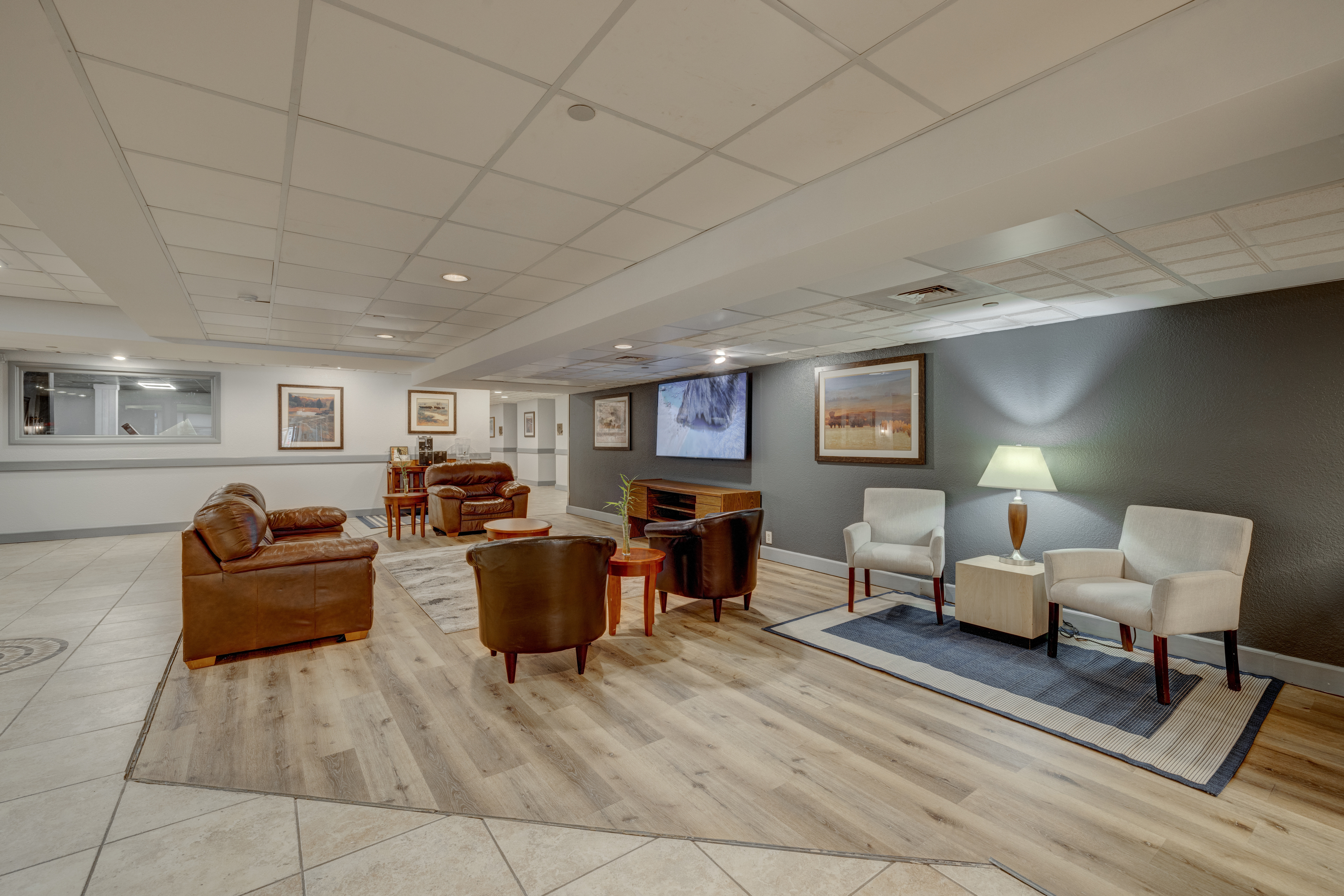 Riverside Hotel & Conference Center 44/60