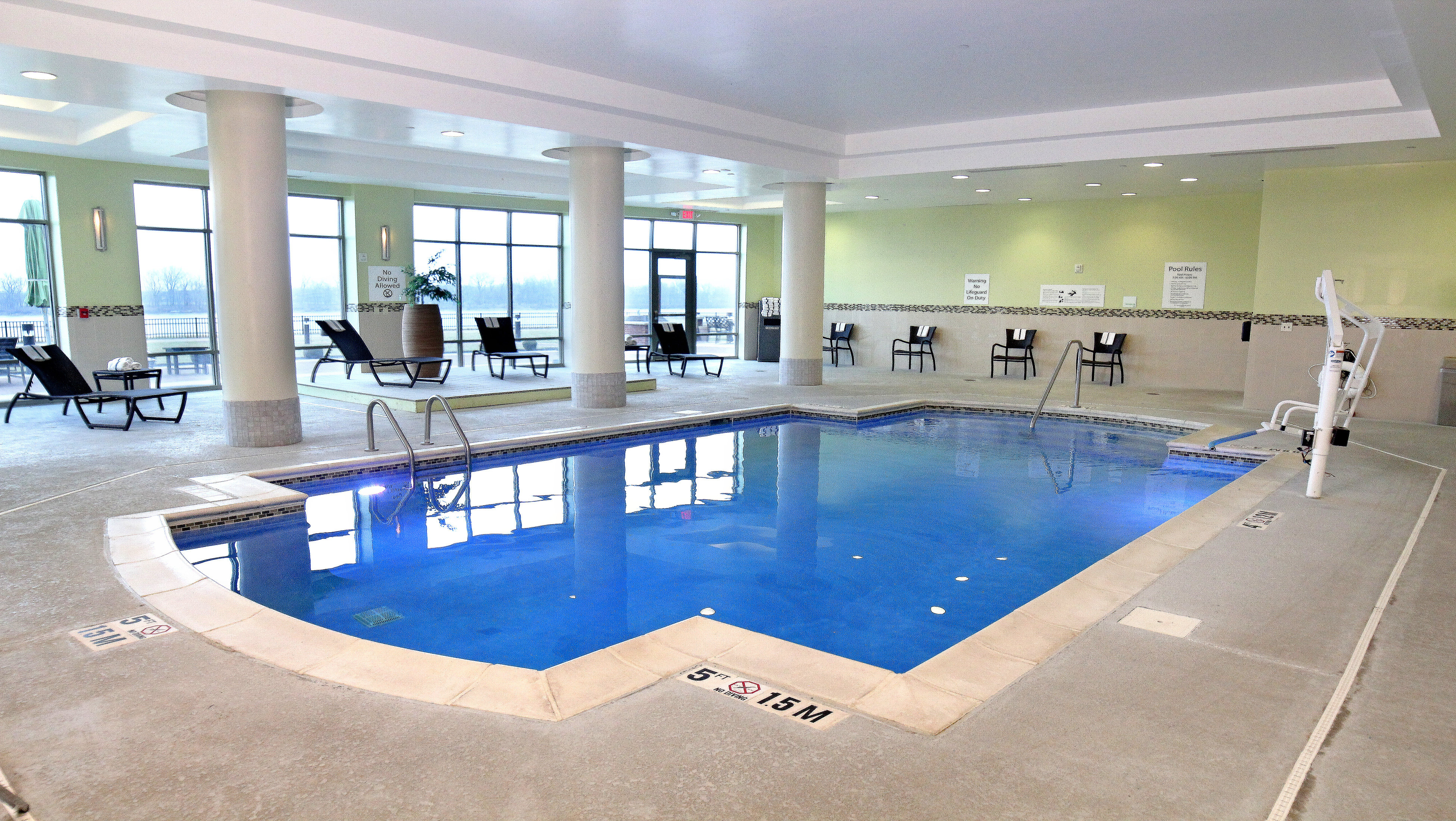 Holiday Inn Owensboro Riverfront 42/75