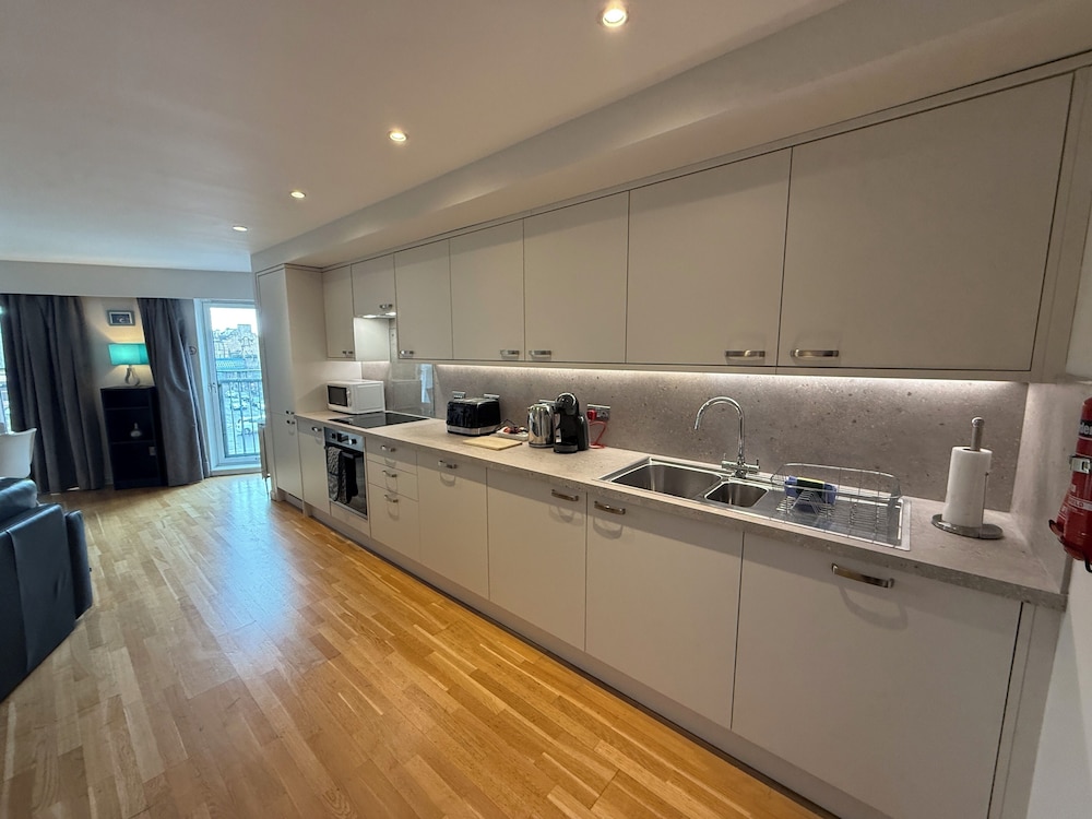 Tolbooth Apartments 6/49