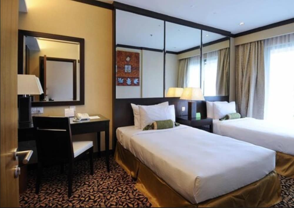 Micasa All Suite Hotel 12/44