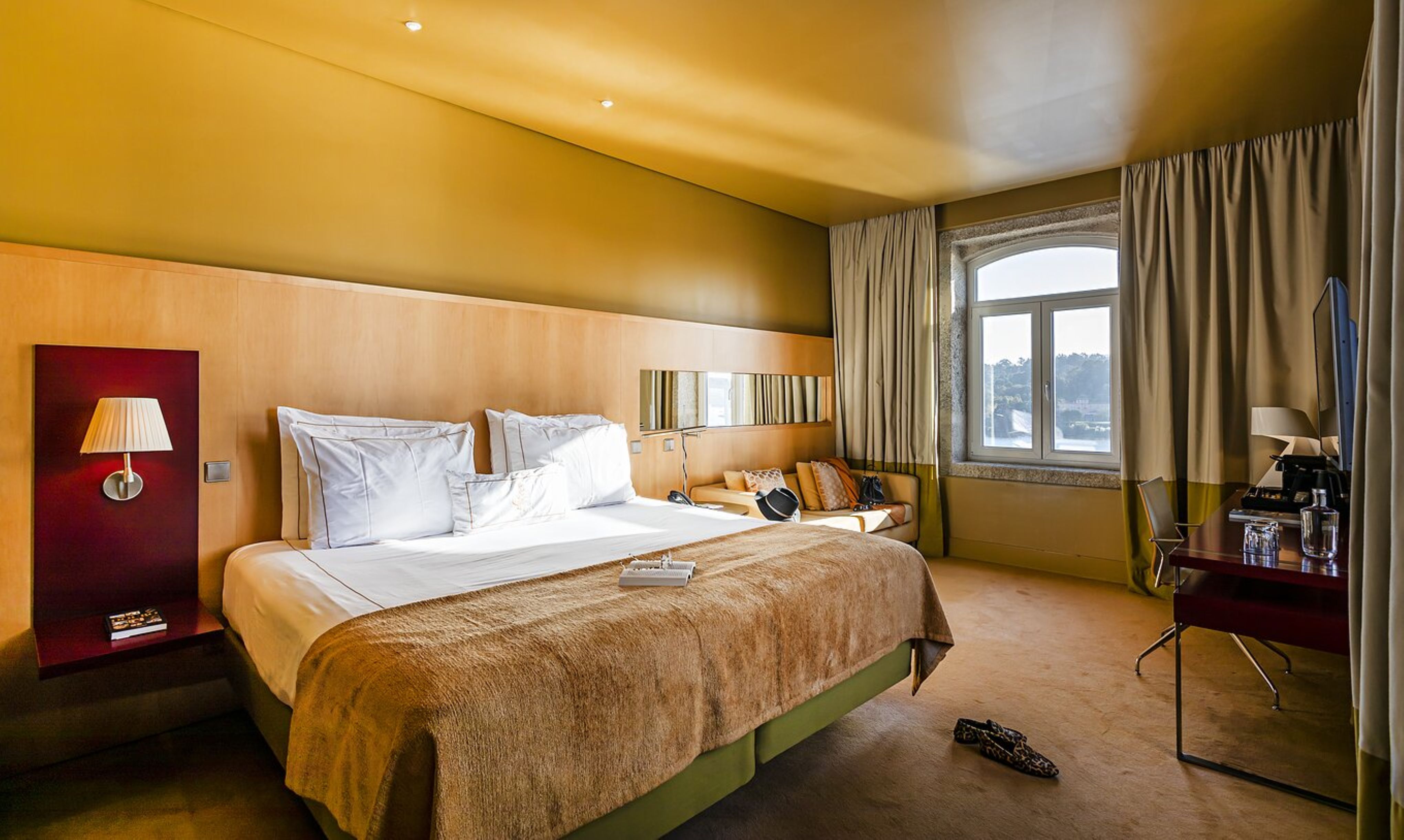 Deluxe, Double Bed