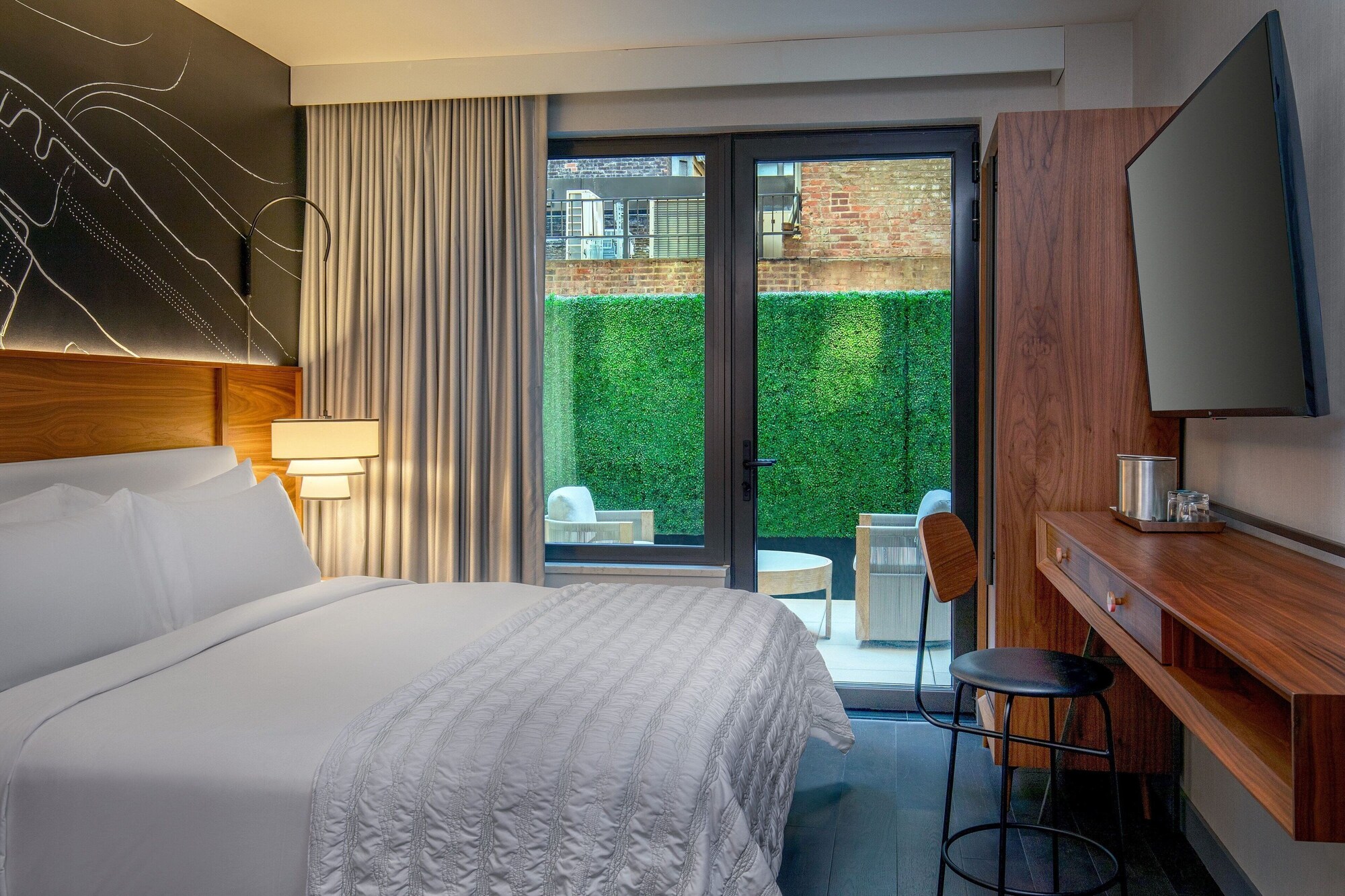 ROOM, KING BED, TERRACE