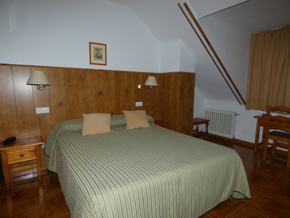 RURAL MOUNTAIN HOTEL - CAZORLA 7/25