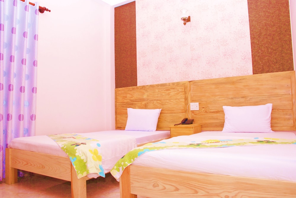 Dalat Flower Hotel 11/72