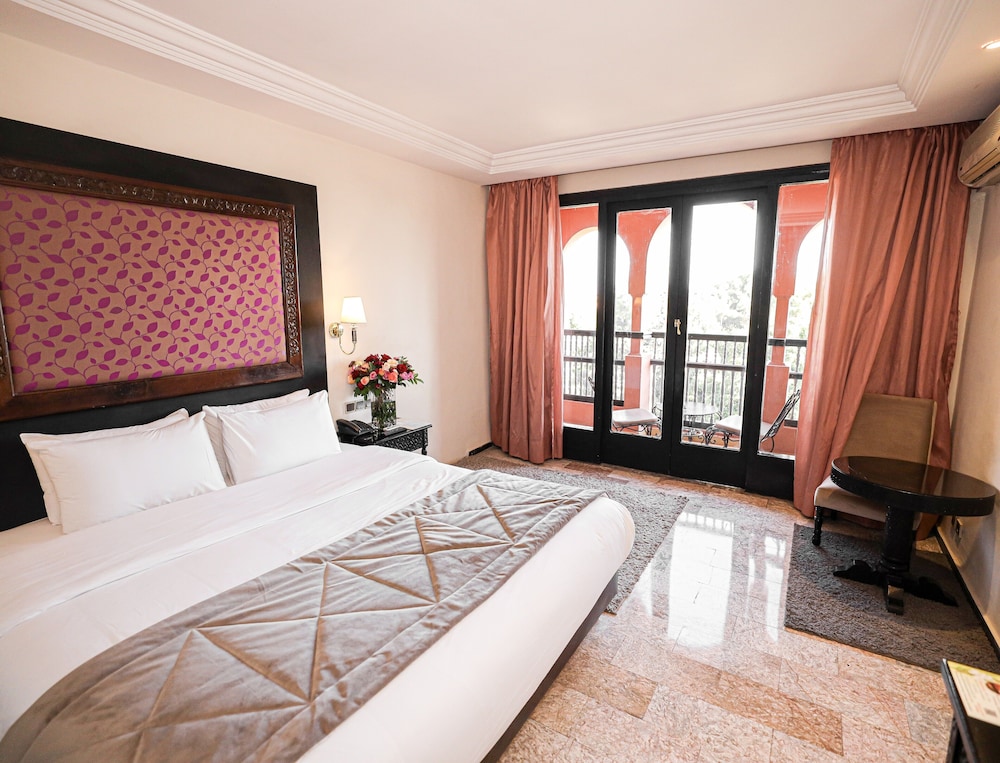 ECONOMY, DOUBLE BED, CITY VIEW