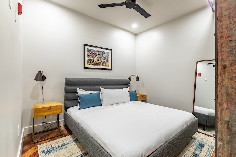 LUXURY, SUITE, KING BED, SOFA