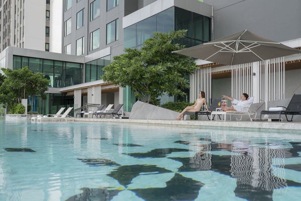 Holiday Inn Suites Siracha Laemchabang 7/78
