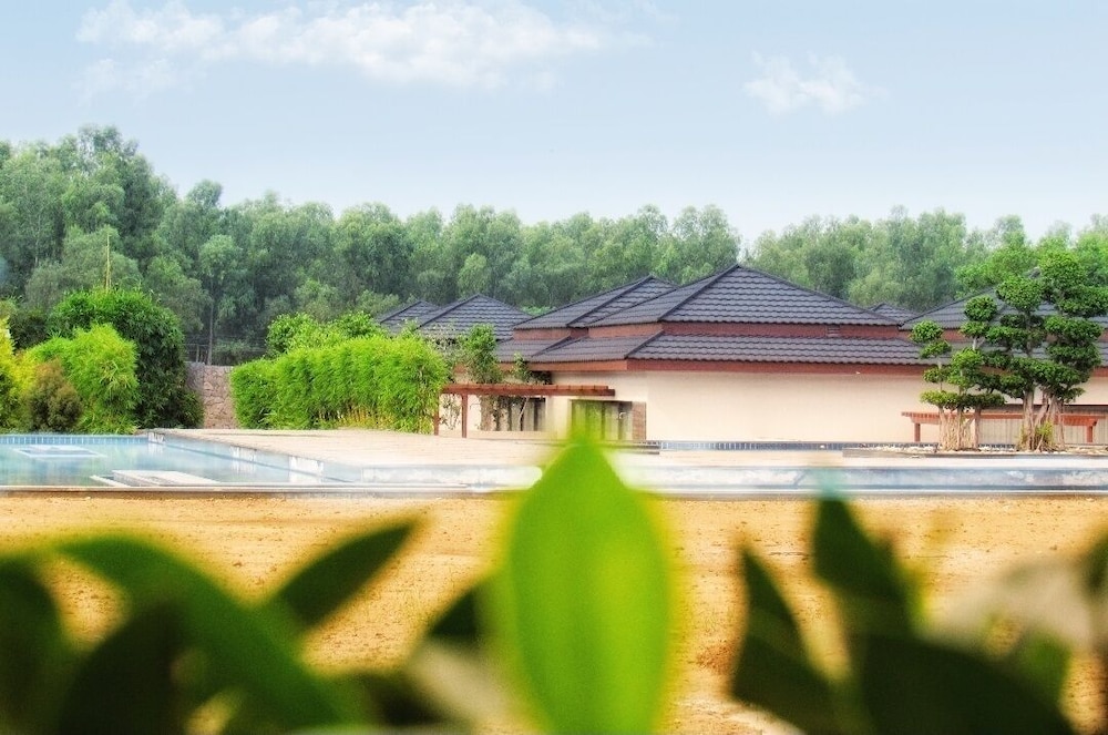 The Cabbana Resort And Spa 55/59
