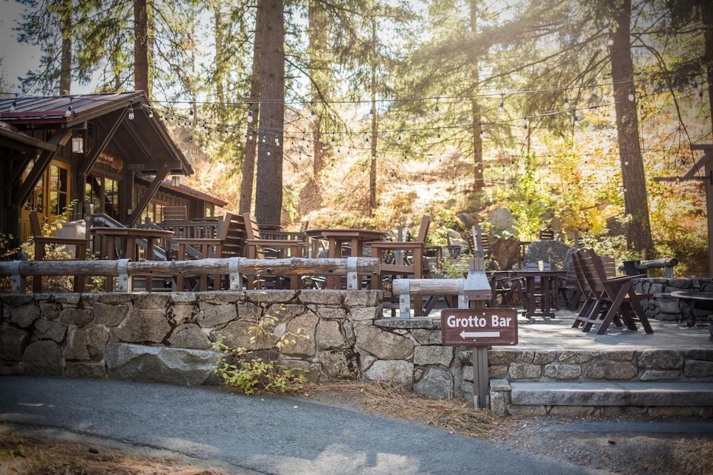 Sleeping Lady Mountain Resort 31/77