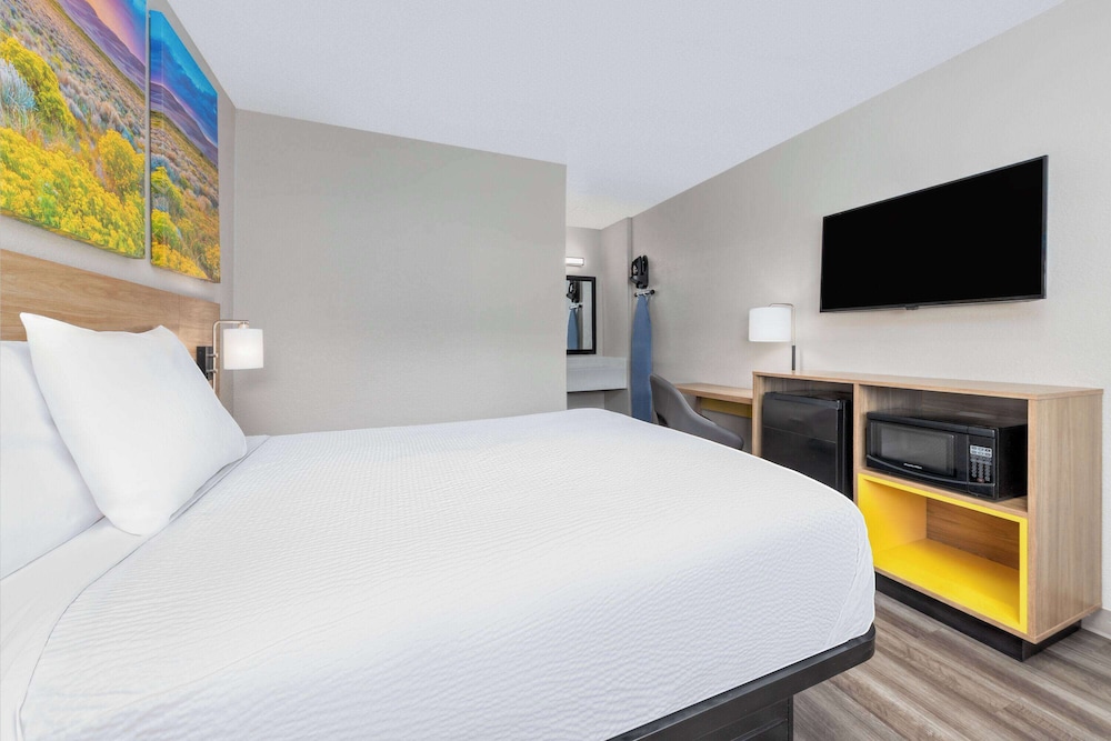 Days Inn by Wyndham Wichita Falls 13/50