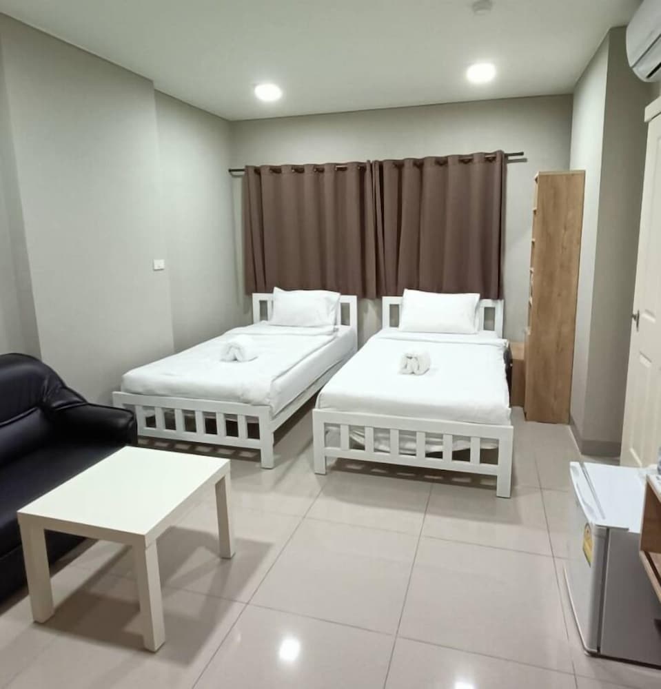 Room, Twin Beds