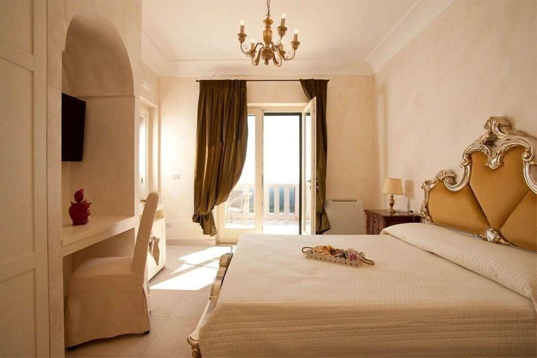 Semi Room, Suite, Semi Double Bed