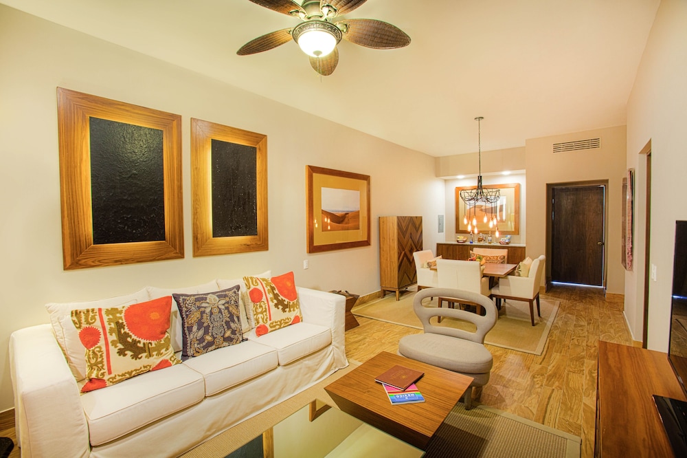 The Towers at Pueblo Bonito Pacifica- Adults Only 24/50