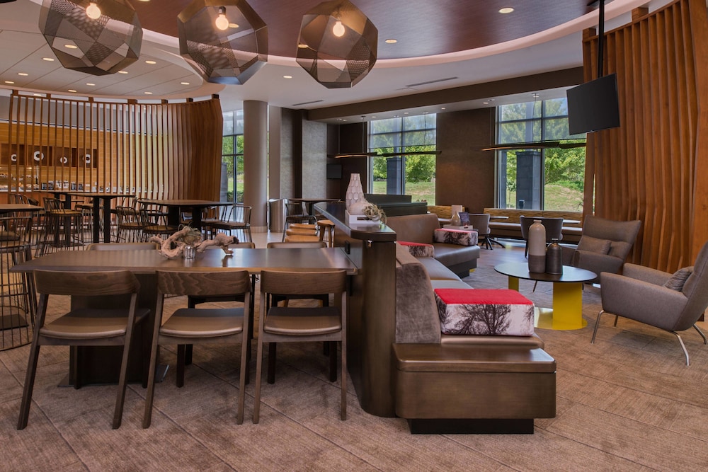 Springhill Suites Pittsburgh Southside Works 29/33