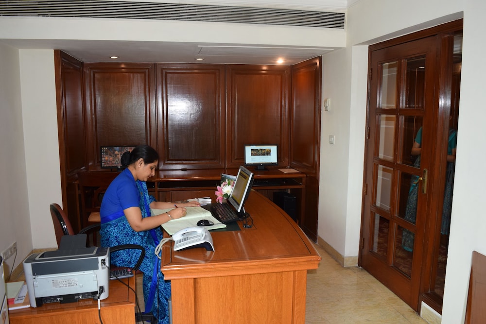 The Royal Plaza New Delhi 38/50