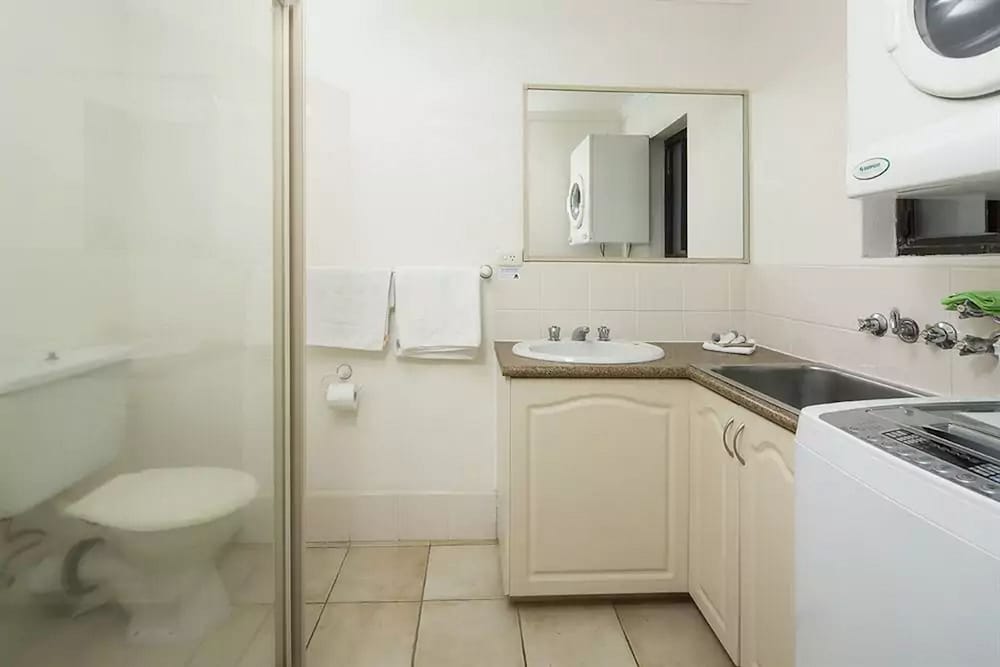 Burleigh Palms Holiday Apartments 14/75