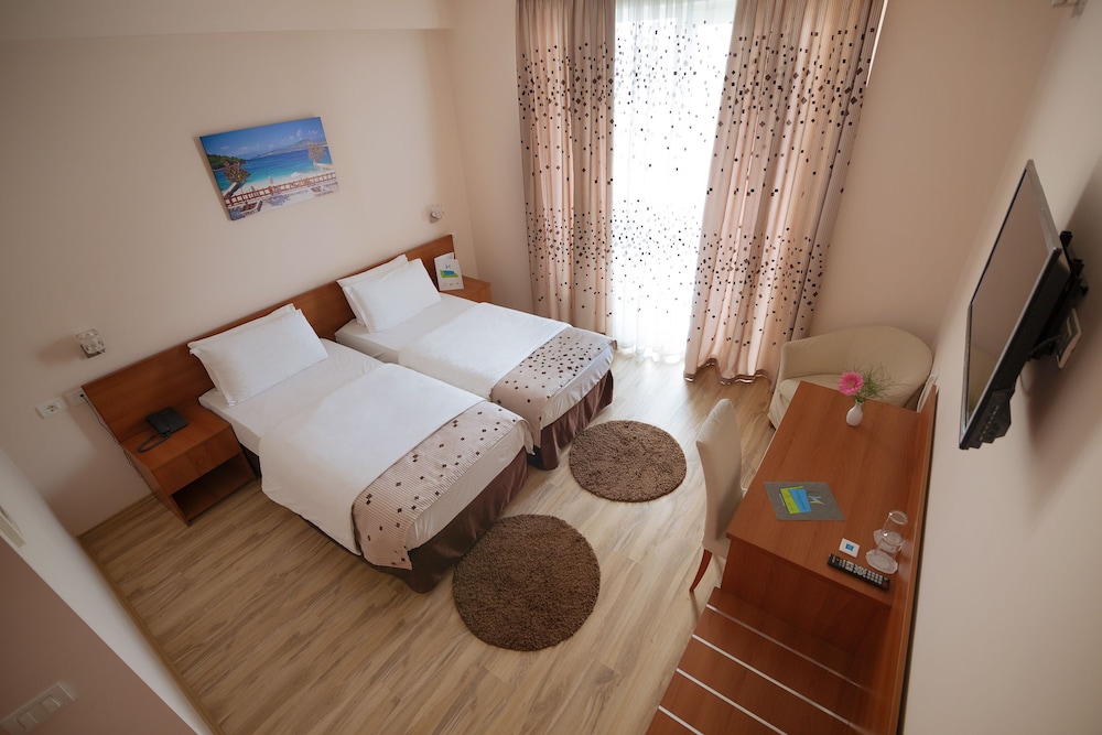 Albanian Star Hotel 14/50