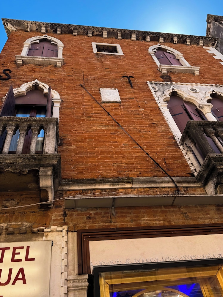 Hotel Adua 1/62