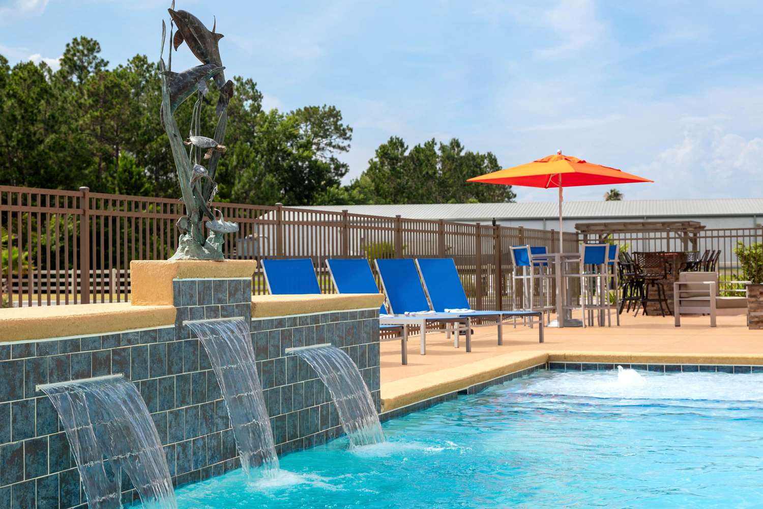 La Quinta Inn & Suites by Wyndham Brunswick/Golden Isles 53/59