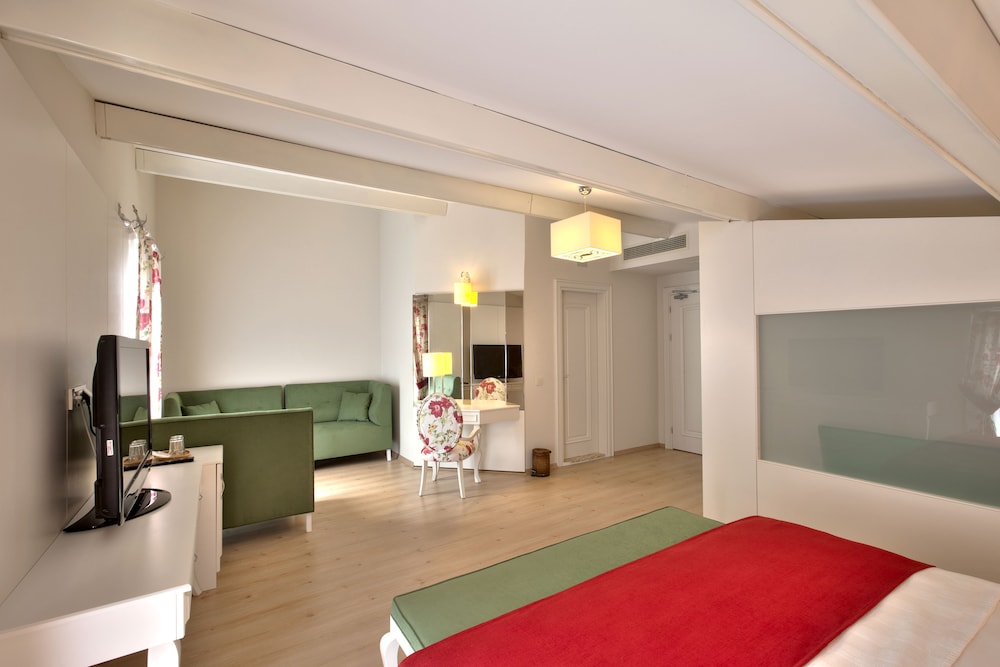 Baga Hotel 5/72