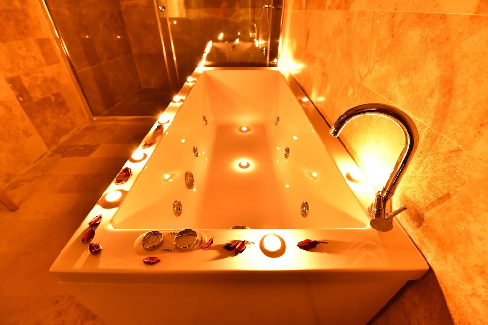 Mosaic Cave Hotel 3/50