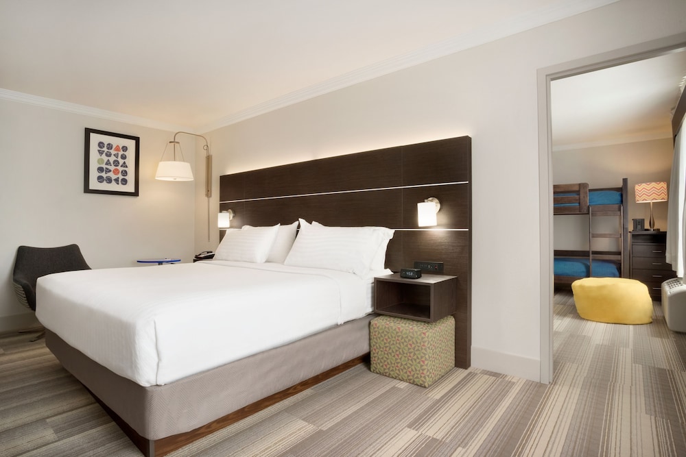 Holiday Inn Express & Suites Dallas NE - Allen 14/55