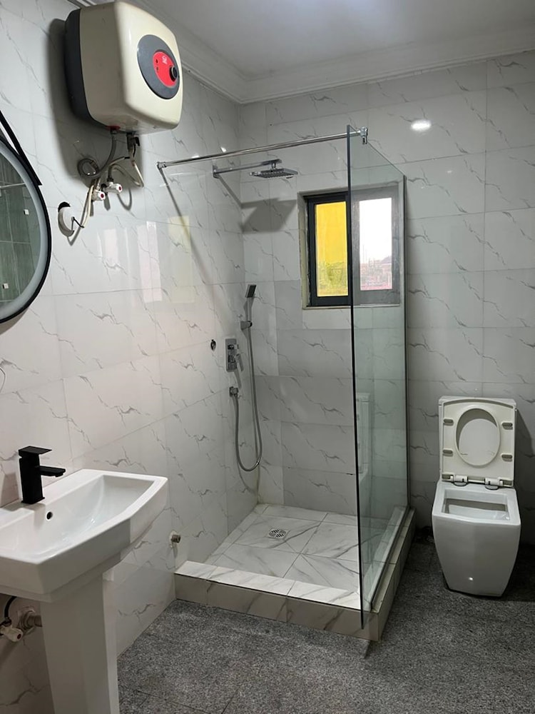 Paris Suites 61/64