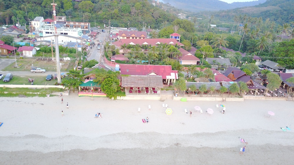 LANTA SEAFRONT RESORT 63/66