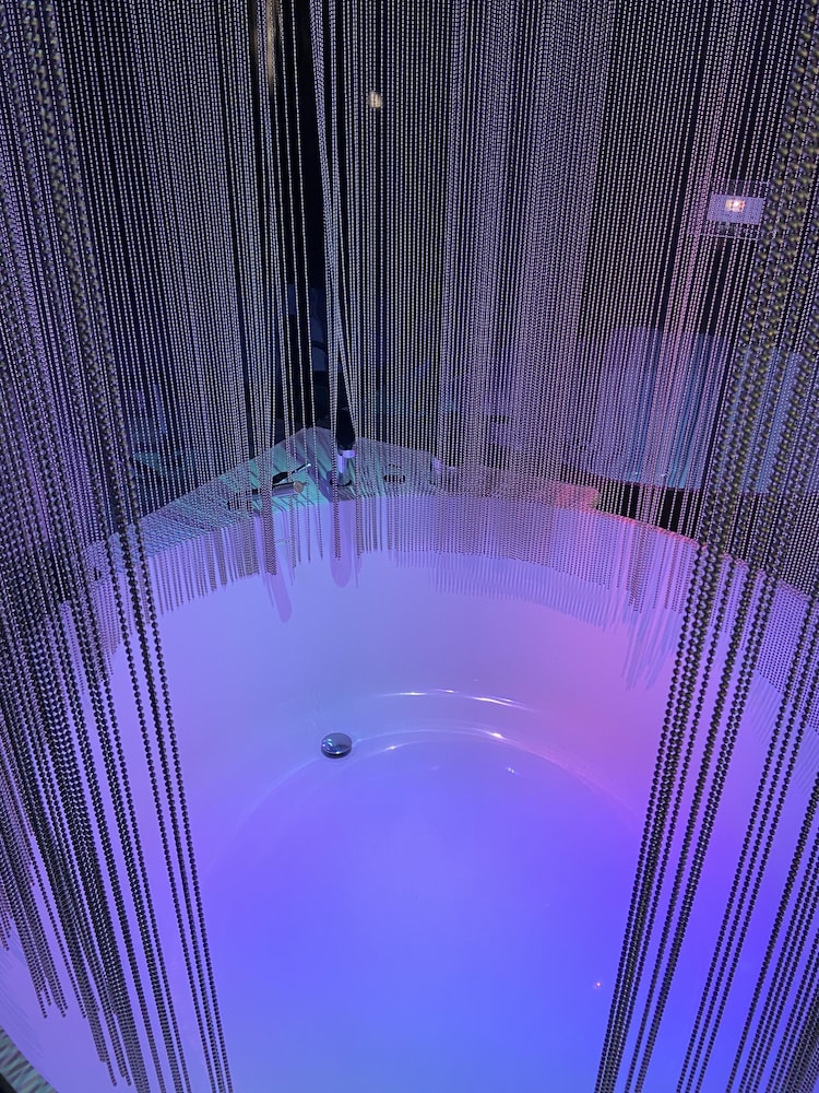 NEW Hotel Republique 33/52
