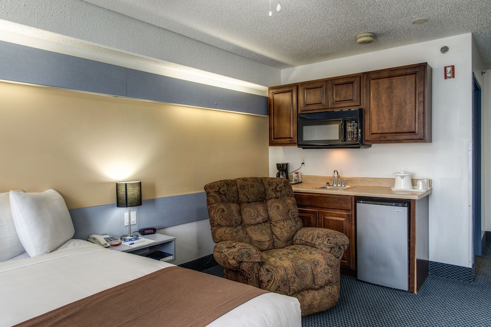 Quality Inn Mount Pleasant, MI 13/29